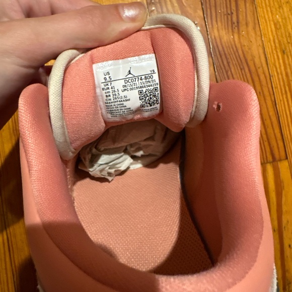 WOMENS AIR JORDAN 1 LOW “LIGHT” - Picture 6 of 7